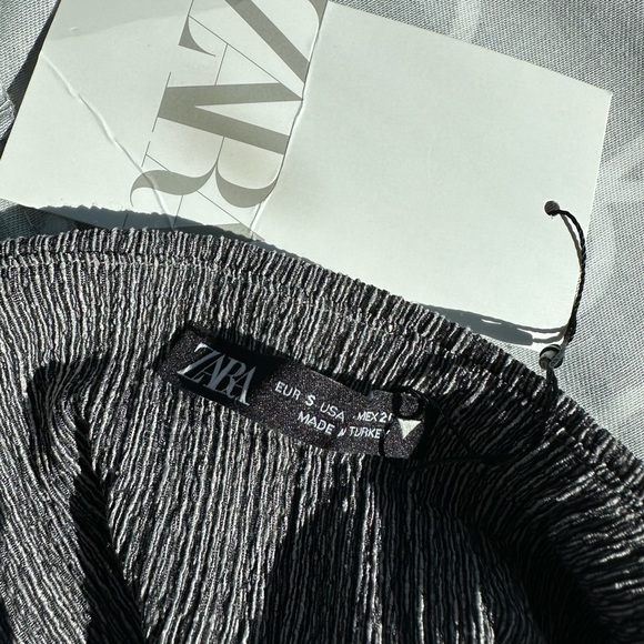 Zara Textured Halter Top - Picture 3 of 4